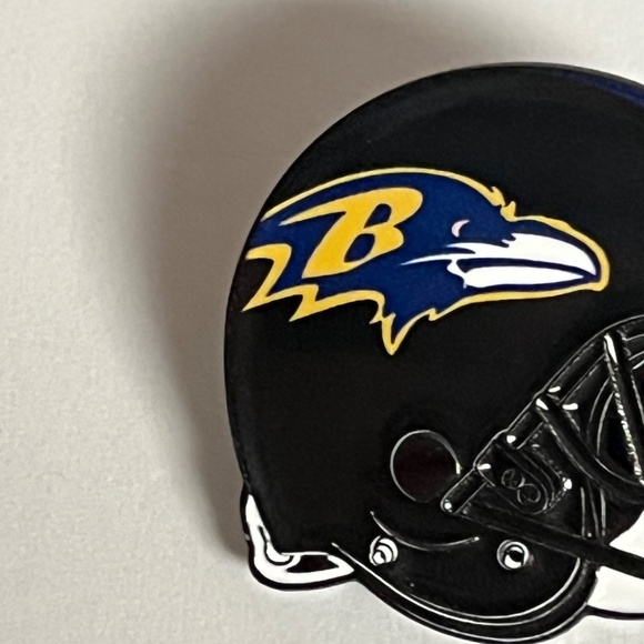Baltimore Ravens Helmet Hat Pin Pins Streetwear Hats Bag Football Fitted New Era - Picture 2 of 8
